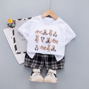 Boys Fashion Bear Pattern T-Shirt And Plaid Shorts Set