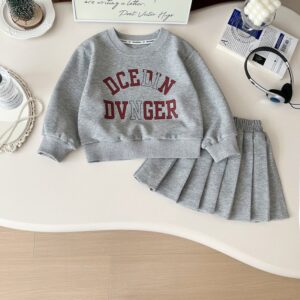Autumn And Winter Girls Fashion Letter Print Sweatshirt And Pleated Skirt Two-Piece Set