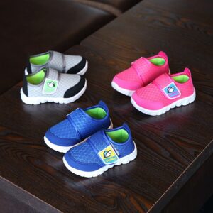 Kids Casual Cartoon Puppy Pattern Hollow Out Breathable Velcro Sneakers
